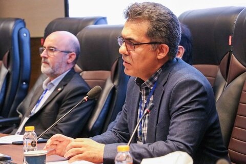 معاون تحقیقات و فناوری دانشگاه علوم پزشکی ایران: آینده پژوهش در گرو حرکت به سمت پژوهش‌های مسئله‌محور است.